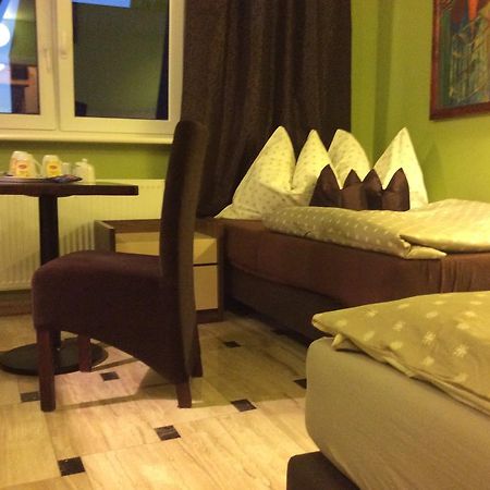 Mika Rooms Raclawicka 144 & Wislicka 3 Studio - Adults Only Warsaw Exterior photo